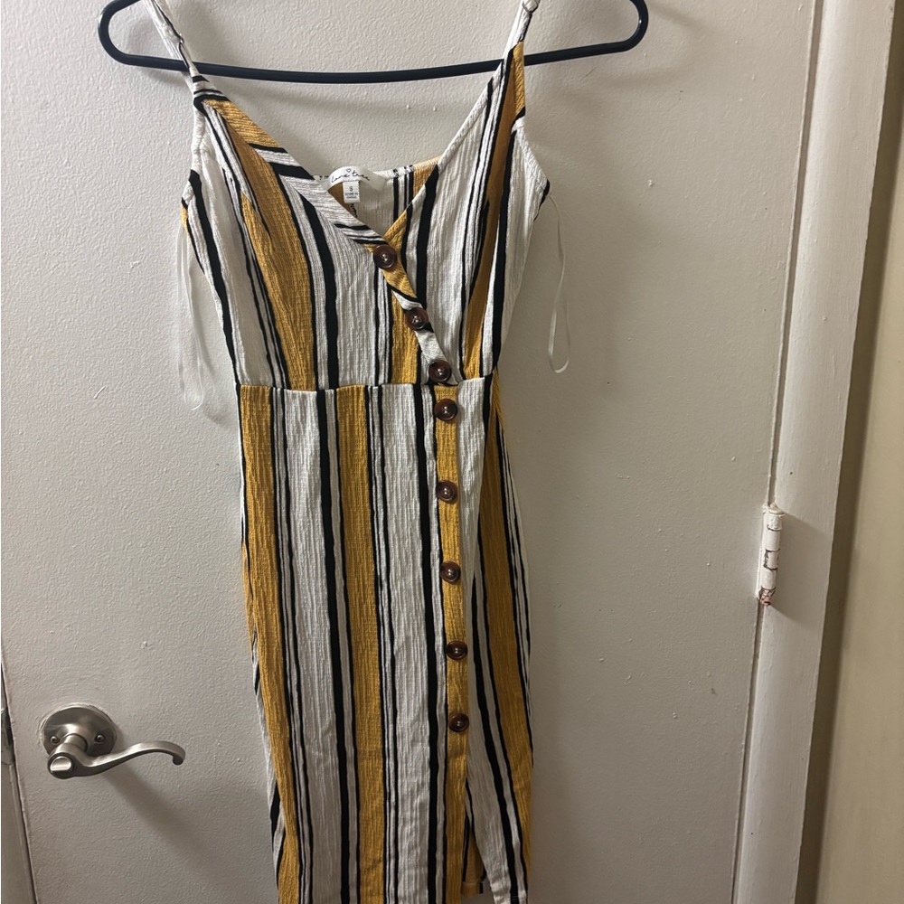 Love Tree Vertical Stripe Button-Front Midi Dress in Mustard, White & Black